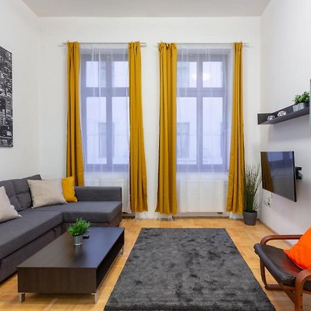 Downtown Home In The Gozsdu Garden Budapest Luaran gambar
