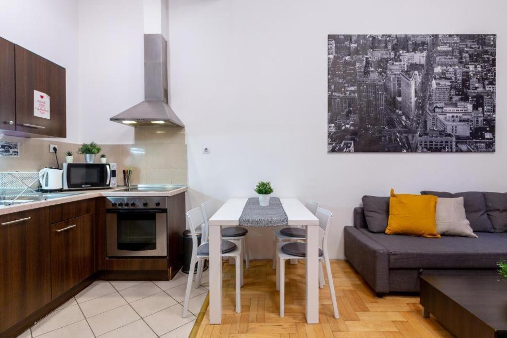 Downtown Home In The Gozsdu Garden Budapest Luaran gambar